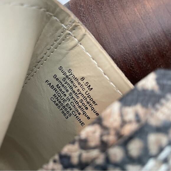 Treasure & Bond snake pattern stacked heel peep toes shoes size 8.5 - Picture 8 of 12